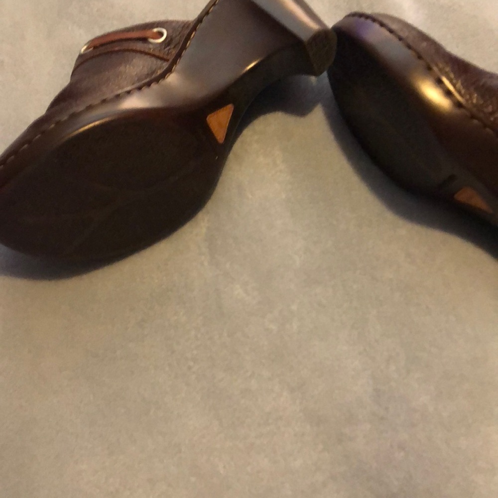 BORN Clogs - Picture 4 of 5